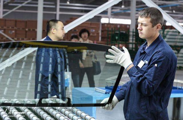 <b>玻璃生产磨边流程</b>