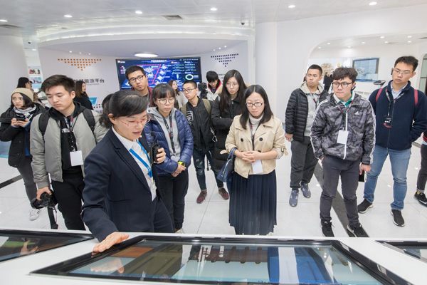 <b>“细节控”奥迪探访“品质控”福耀集团工厂</b>