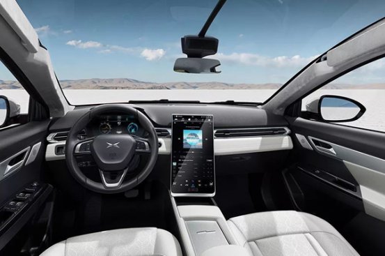 <b>全景前挡风玻璃让汽车开出飞机的感觉</b>