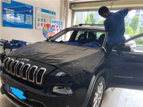 <b>成都自由光前挡风玻璃镀膜</b>