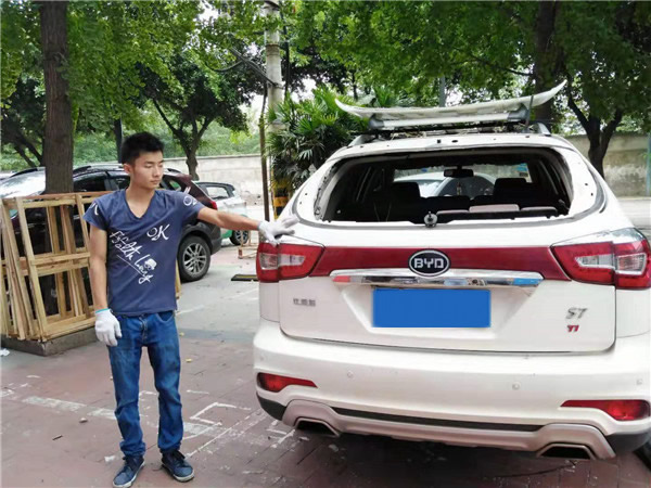 比亚迪S7更换后挡风玻璃