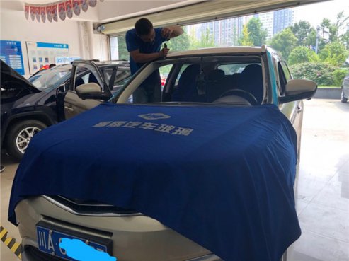 <b>福耀汽车玻璃保护技术：玻璃纳米镀膜</b>