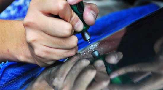 <b>汽车玻璃长条裂痕修复处理方案</b>