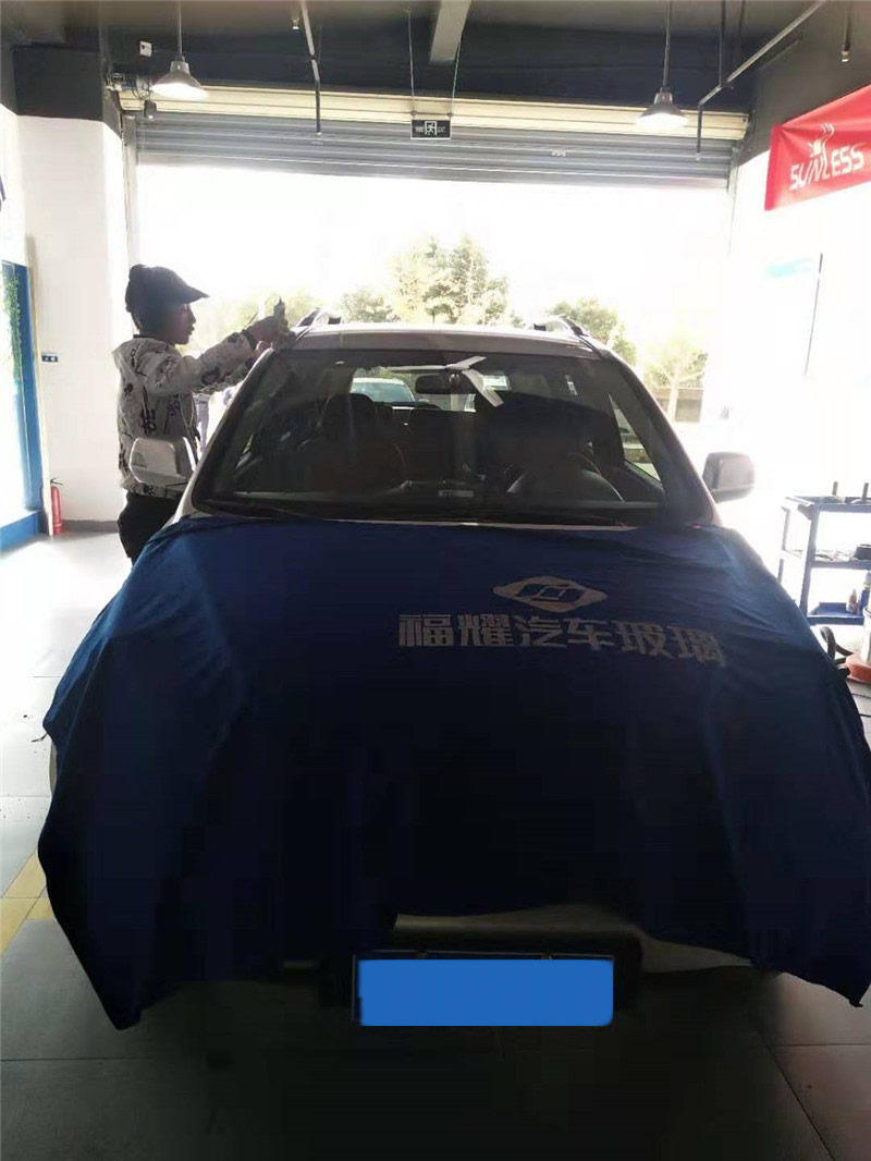 大众SUV安装福耀前挡风玻璃
