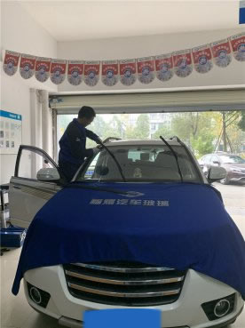 <b>SUV汽车玻璃修补</b>