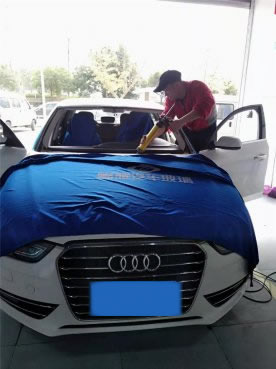 <b>成都奥迪A4前挡风玻璃更换</b>