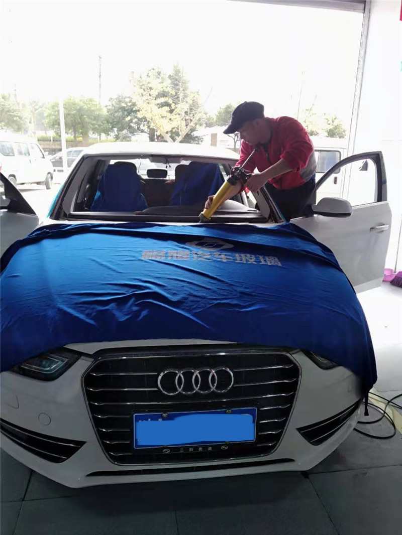 成都奥迪A4前挡风玻璃更换