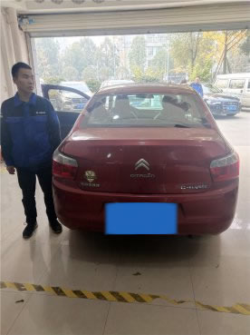 爱丽舍后档风玻璃更换