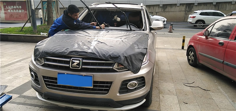 众泰T600前挡风玻璃更换