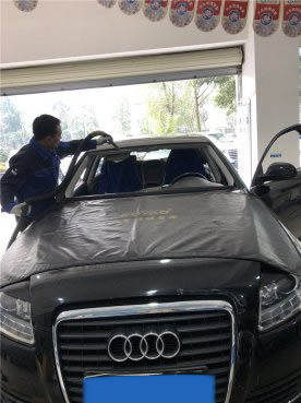 奥迪A6L前挡风玻璃更换