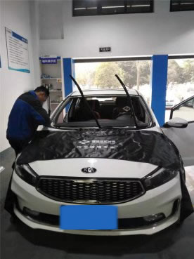 <b>起亚K3前挡风玻璃更换--成都福耀玻璃双流店</b>