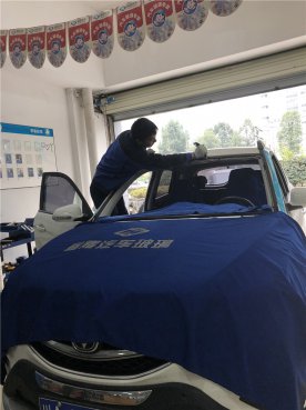 长安CS35前挡风玻璃更换