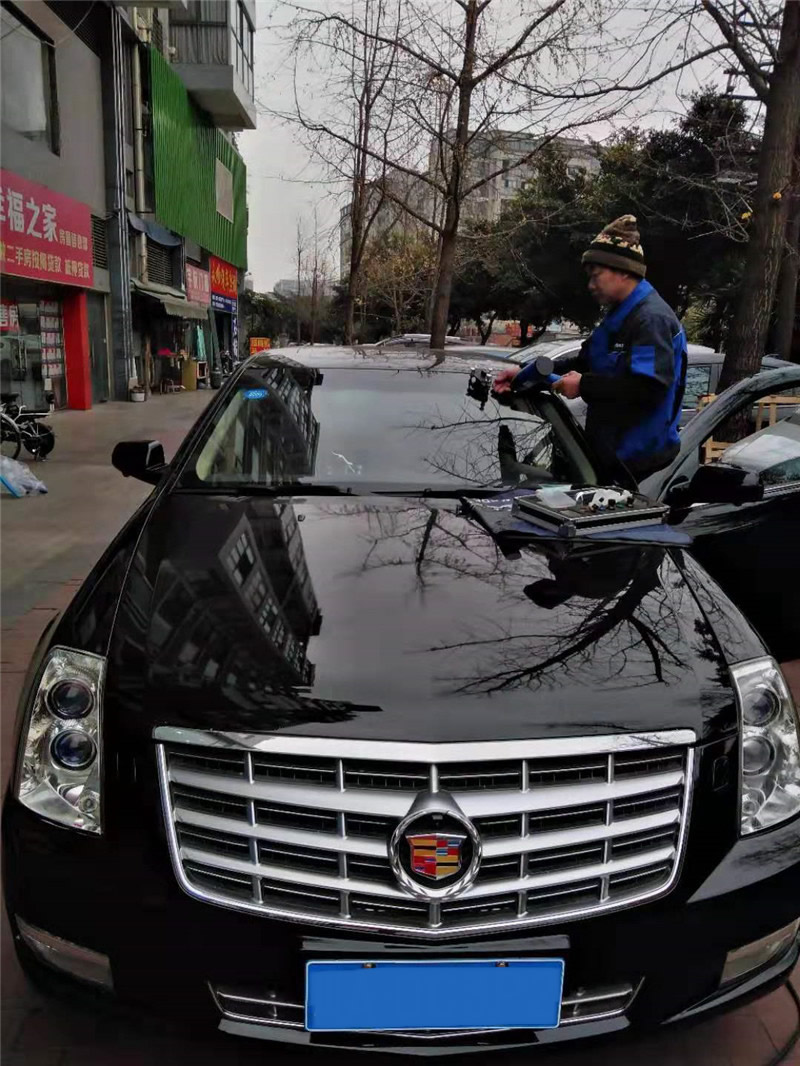 凯迪拉克前挡风玻璃修复