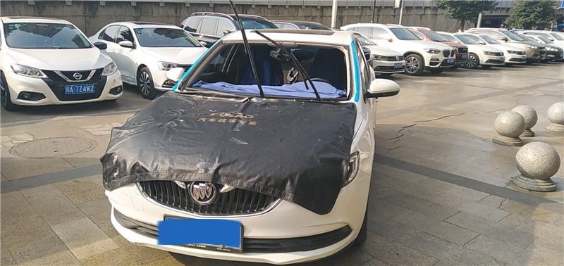 别克英朗更换前挡风玻璃