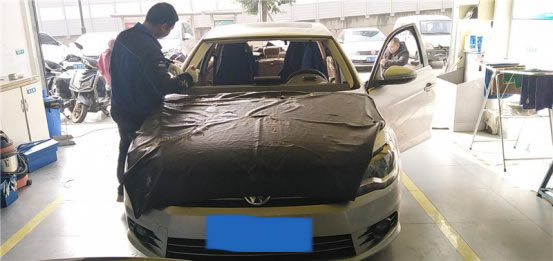 <b>大众凌渡前档玻璃更换与贴膜-成都福耀玻璃双楠店</b>