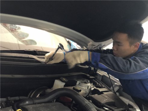 <b>成都昂科威前挡风玻璃更换</b>