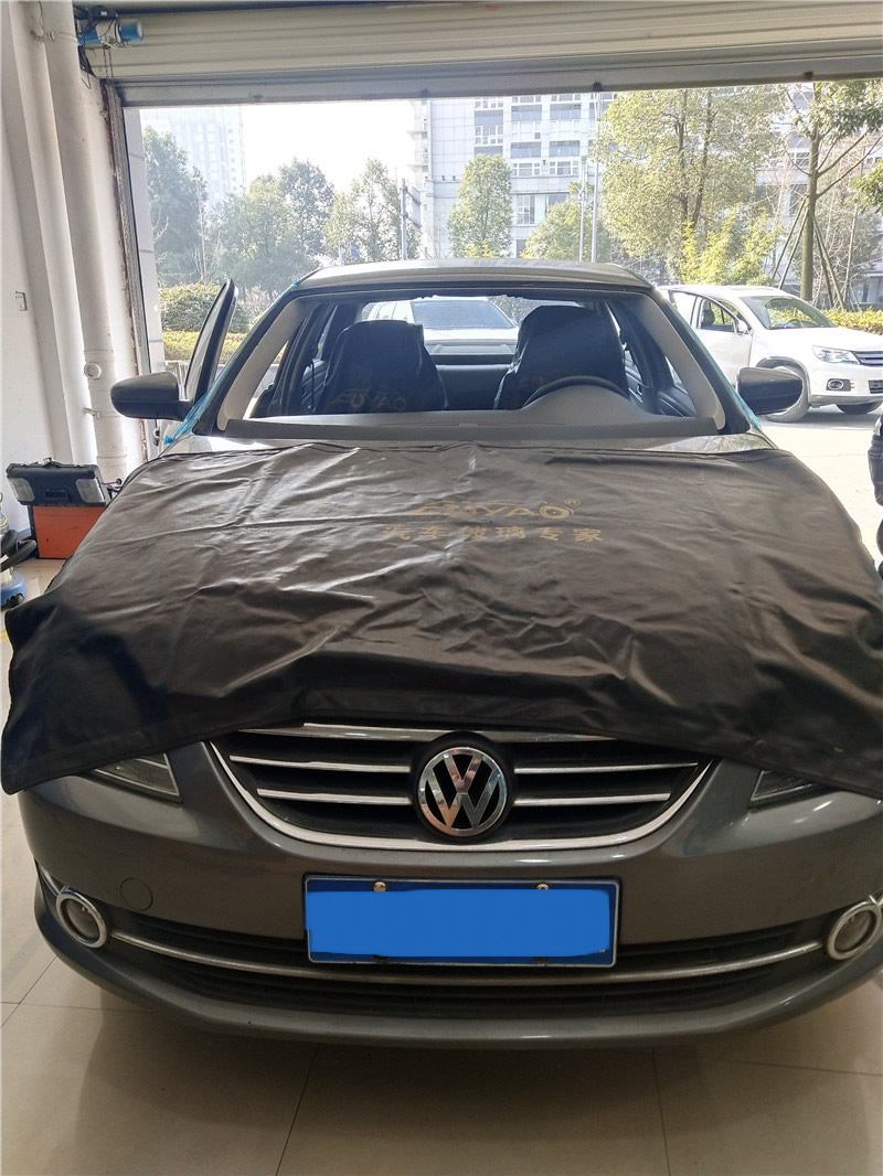 成都大众宝来前档风玻璃更换