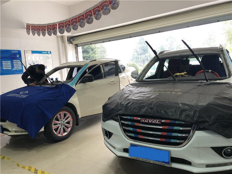 长城哈弗H2成都更换前挡风玻璃