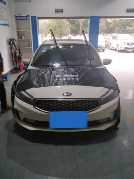 <b>成都起亚k3前挡风玻璃更换-福耀玻璃双流直营店</b>