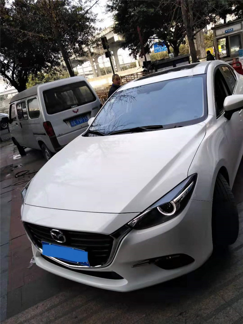 马自达昂克赛拉前挡风玻璃更换效果