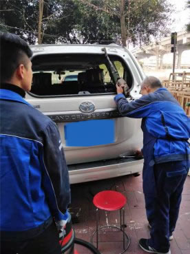 <b>丰田霸道150后档风玻璃更换-成都福耀玻璃双楠店</b>