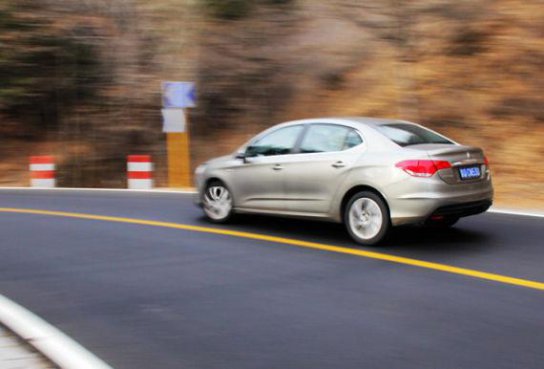 实实在在的安全驾驶经验，有点长，但绝对干货