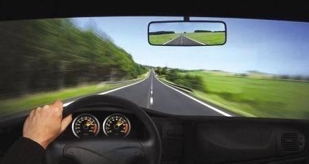 看你这么开车 就知道你是个新手菜鸟！