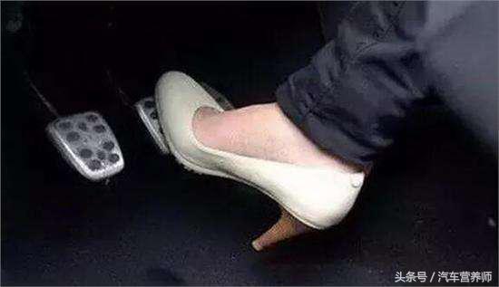 开了这么多年车，可能座椅调节方法一直是错的！网友：看完涨姿势