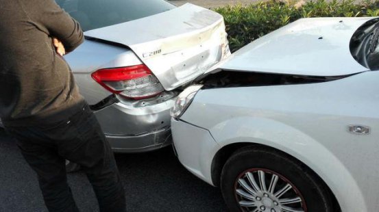 前车突然急刹，后车来不及追尾，前车究竟有没有责任？