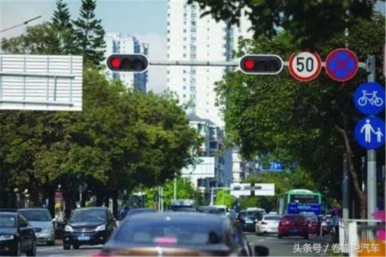 红灯右转也会也被扣分？这三种情况分清楚，过路口时不再担心！