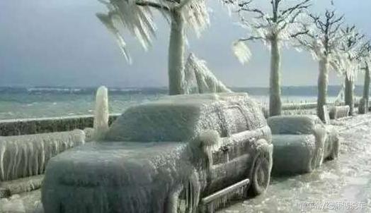 <b>下雪了，晚上停车为什么挂一档还不拉手刹？只有老司机才懂</b>