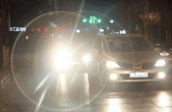 “远光狗”人人喊打！但这种情况不开远光灯，就太傻了！