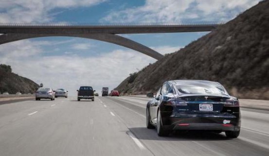 <b>十年老司机不会轻易传授的开车习惯，安全又节省</b>