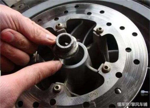 想让汽车多开5年，保养时就别忘了这三个部件！