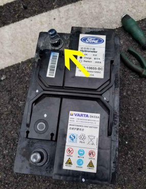 这么奇葩的问题都能遇到，但这明显是4S店的装置不得当造成的