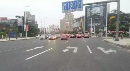 老司机都表示懵逼，这些高难度交通标识是什么鬼意思？