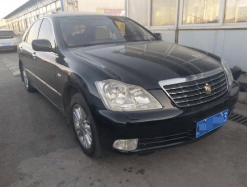 老皇冠车主的悲哀：13年车龄如新车一般，却因排放不达标也被限行