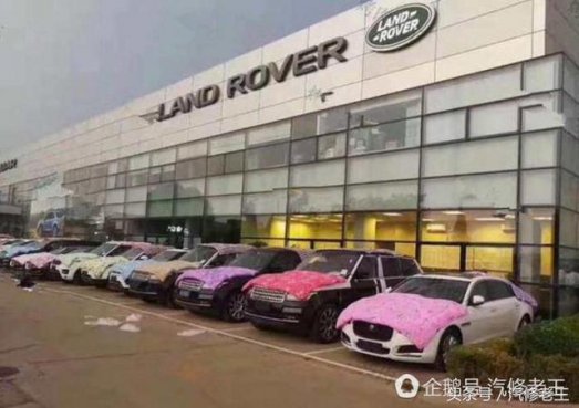 冰雹从天而降，路虎4S店连车都不卖，后面的行动让人看呆了！