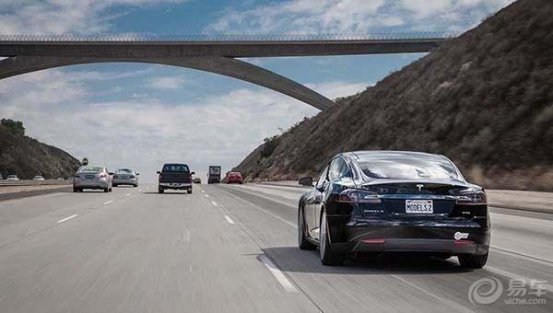 老司机上高速	为啥都爱走这条车道？