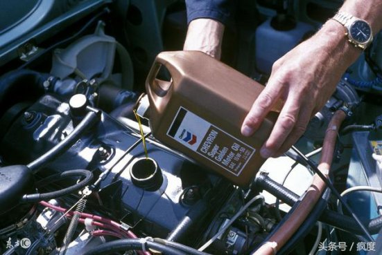 轿车机油究竟该多久换一次？听听修车30年的老师傅怎么说