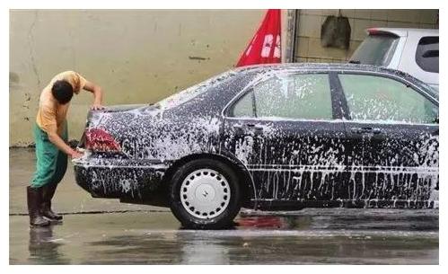 十年老司机说洗车从来不去洗车店，听完原因觉得自己亏大了