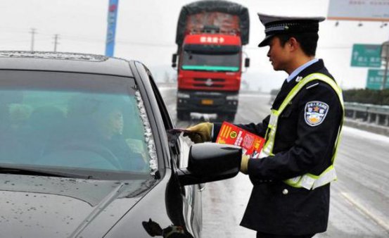 11月3号起，高速公路上这“3种行为”也被摄像头拍到，直接扣12分