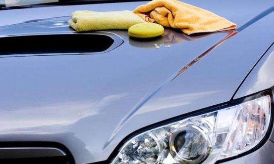 爱车到底多久打一次蜡？教你正确打蜡方式，让爱车光洁锃亮不落灰