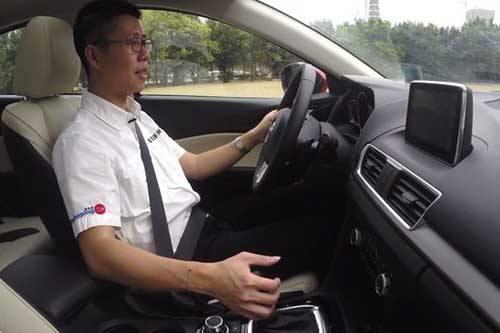 养成这些驾驶坏习惯，不仅伤车，还很危险