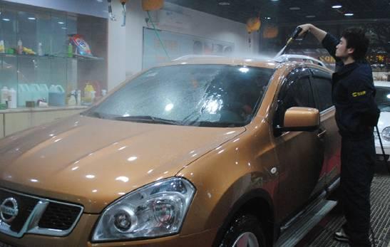 “未雨绸缪”	雨天这样保养爱车就对了