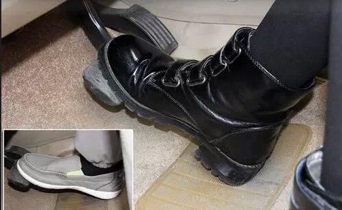 开车水平高不高，1个动作就能表现出来！