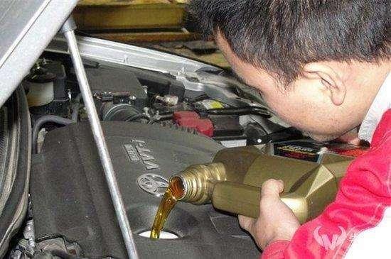 新手换机油并不难，只需五个步骤即可搞定！