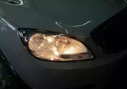 别光看，快收藏！熄火后车主6个动作毁电瓶