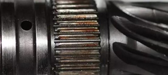 <b>别再信什么免保养，变速箱油到底该不该换，看完这个你就知道了</b>