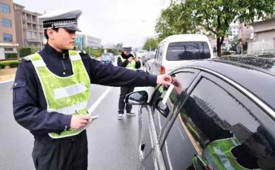 这几个冷门的违章，90%的司机都不知道，不少车主吃了暗亏